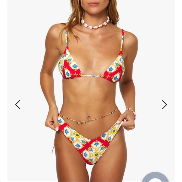 WeWoreWhat Other - NWOT Weworewhat Baroque Bikini Top